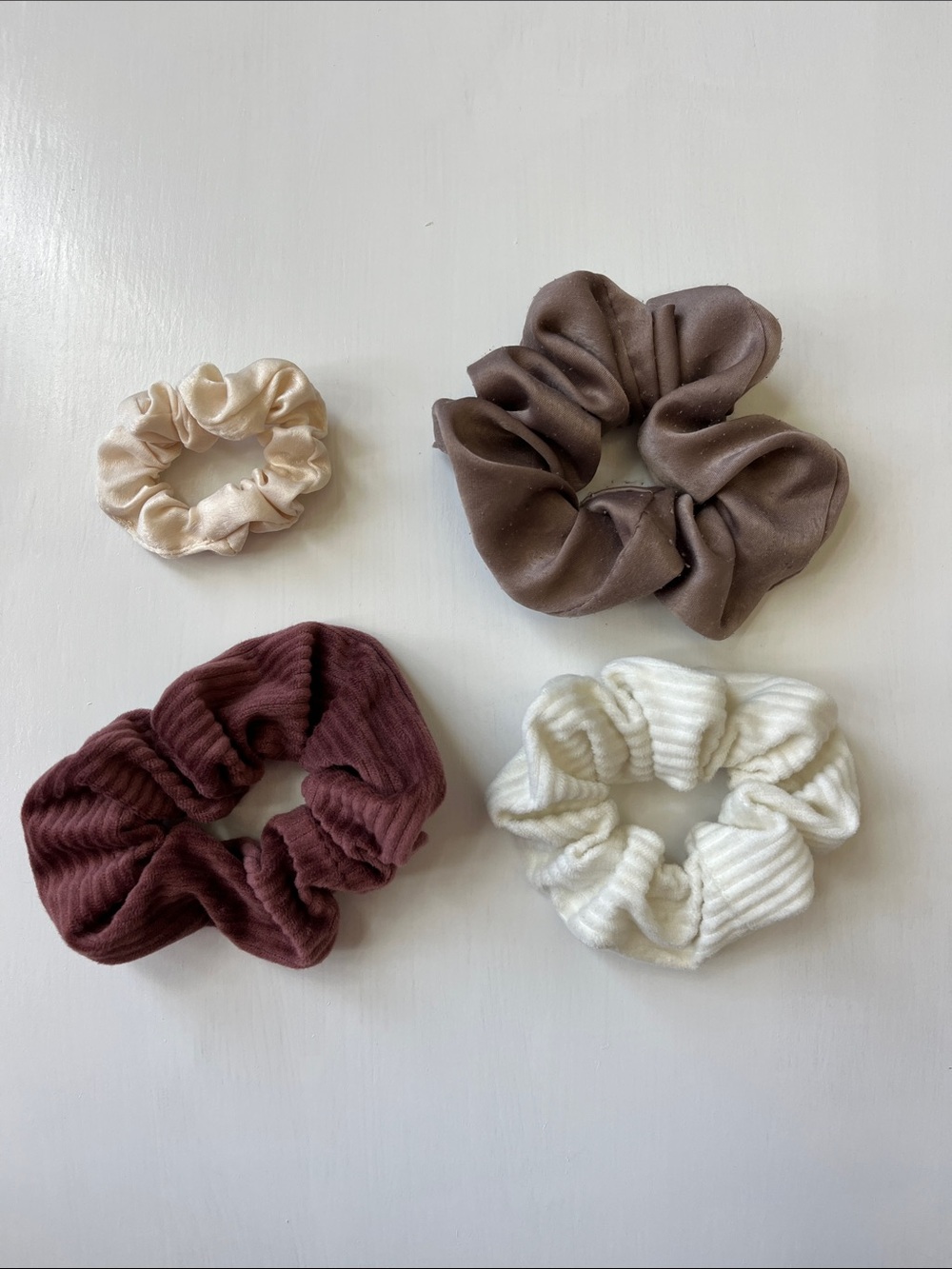 Velvet and Knit Scrunchie Set - Brown, Cream, Burgundy, Beige